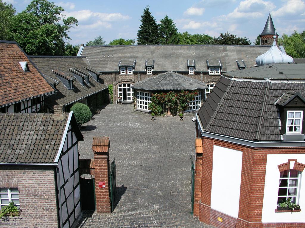 Falderhof 3* Köln